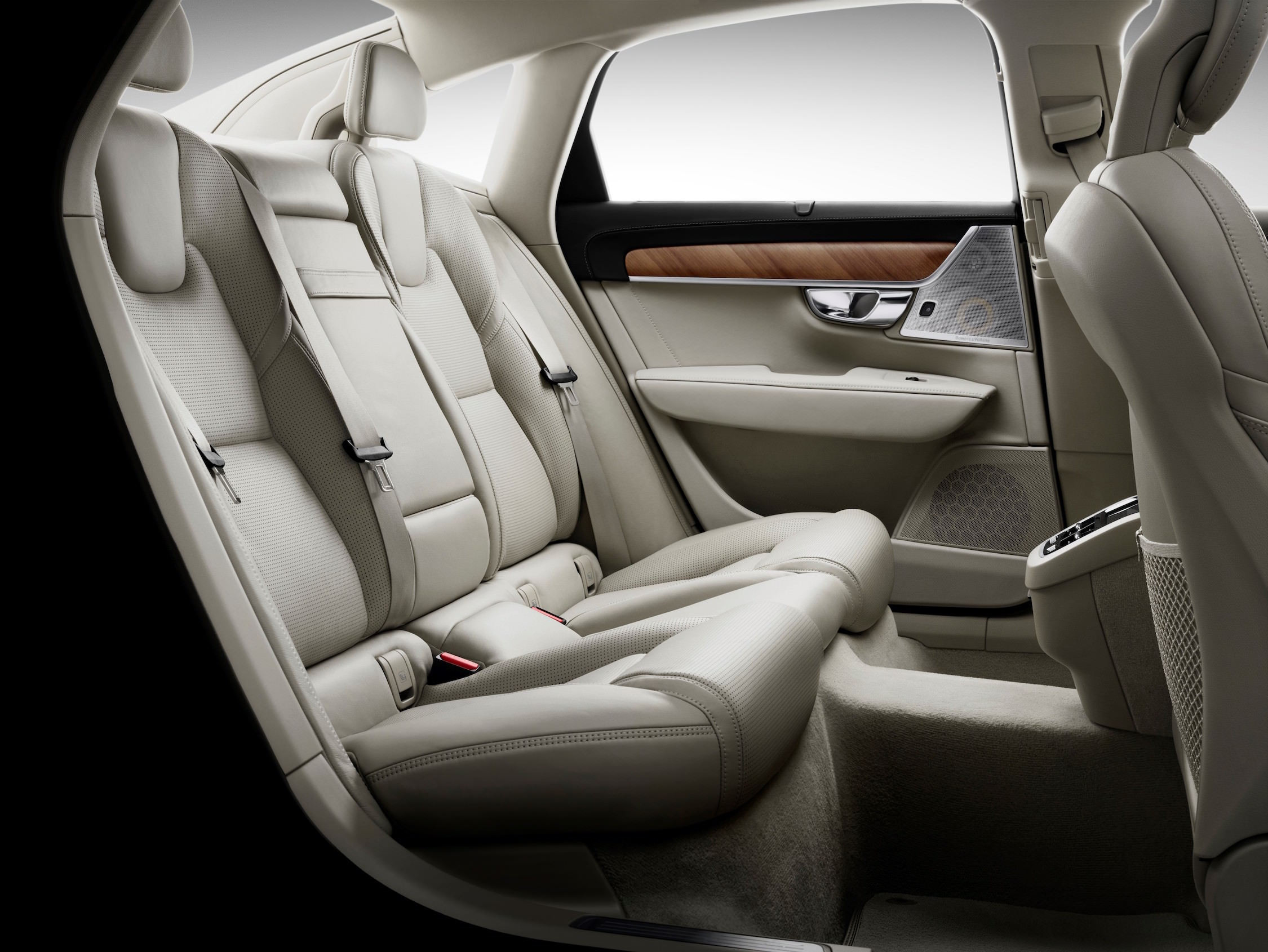Volvo S90 achteraan