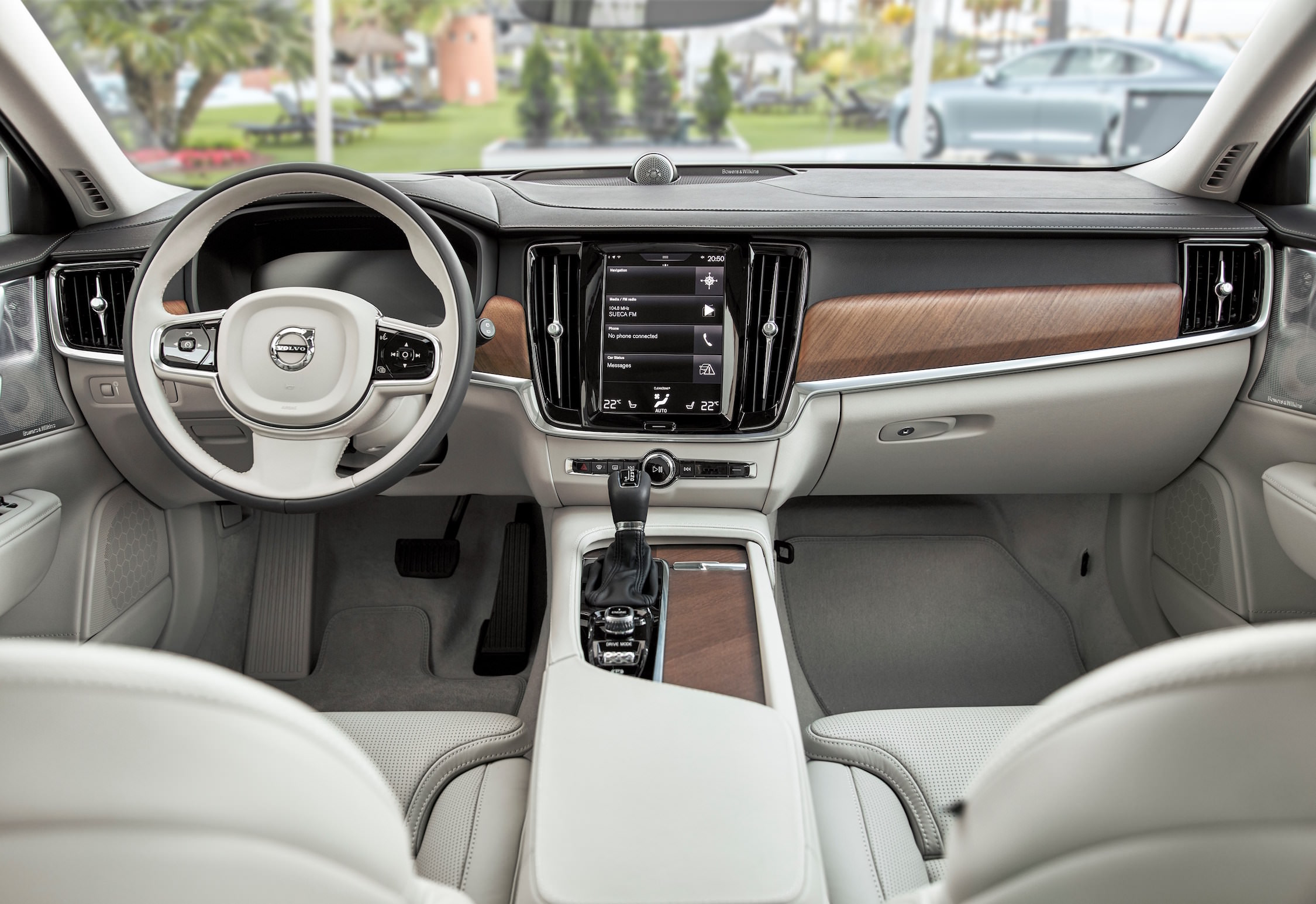 Volvo S90 dash