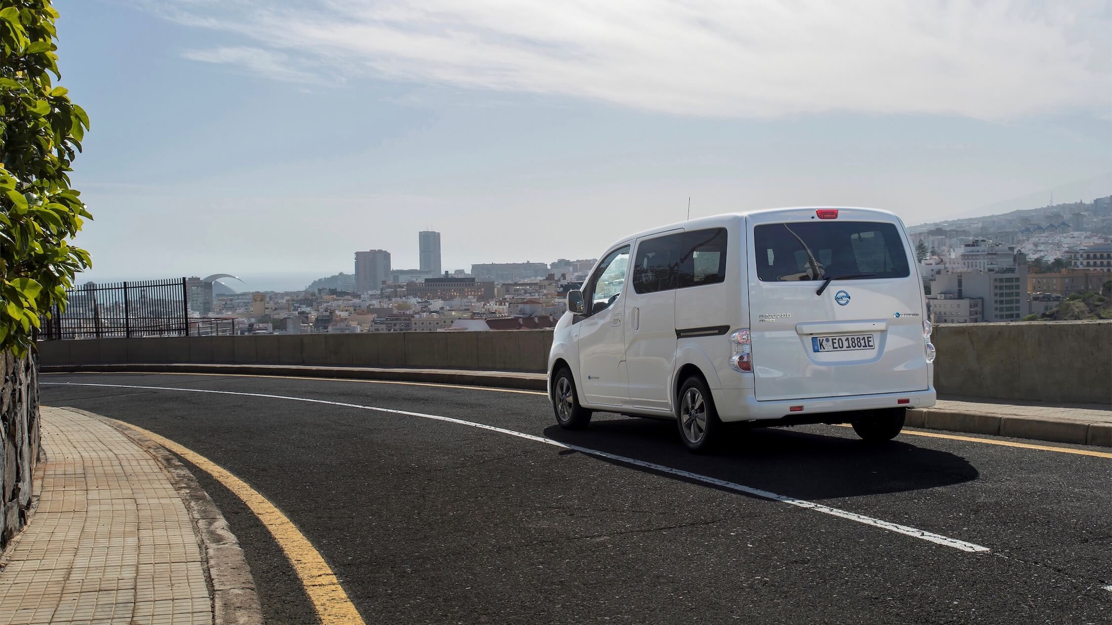 Elektrisch Nissan minibusje