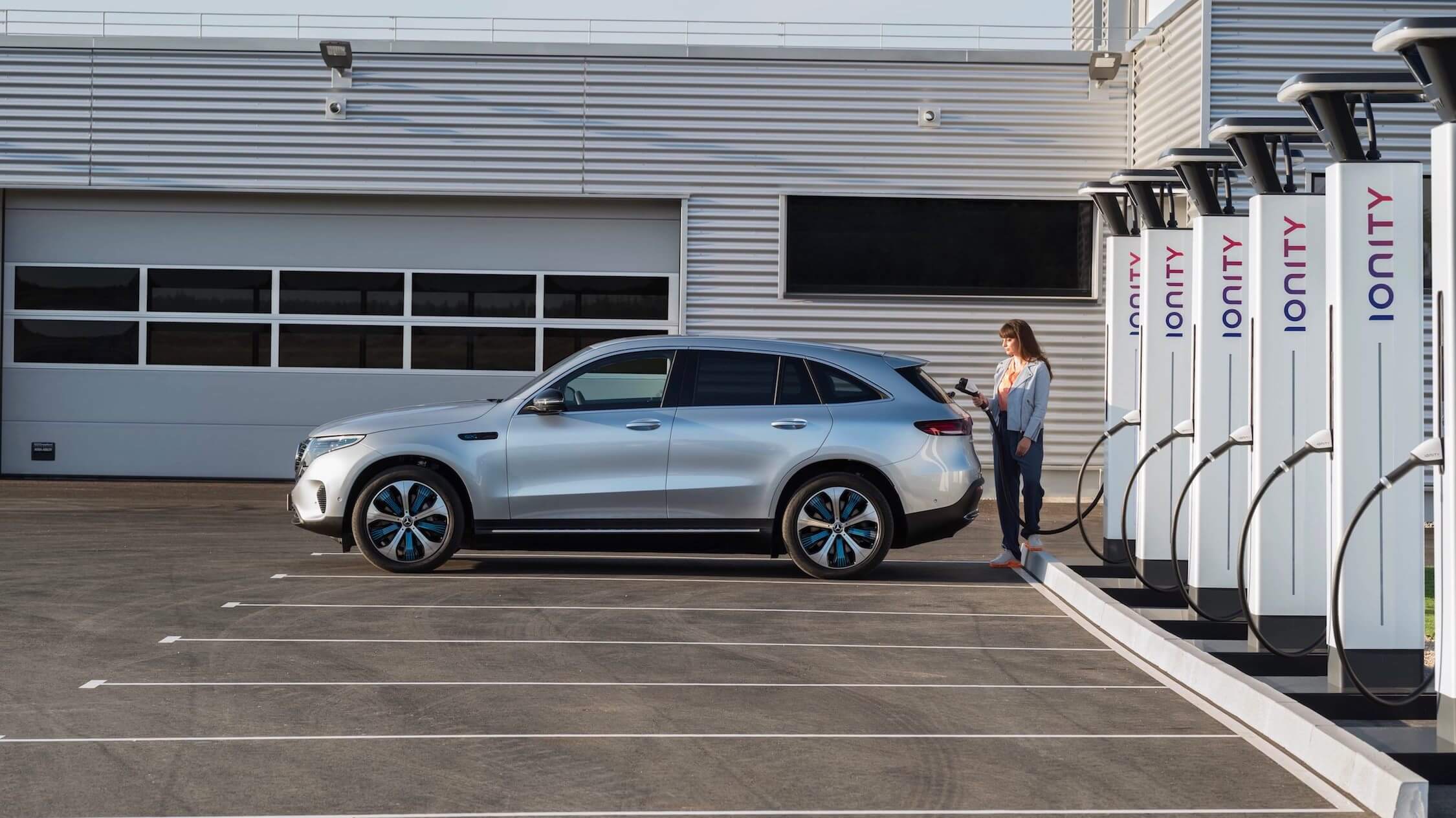 Mercedes EQC laden