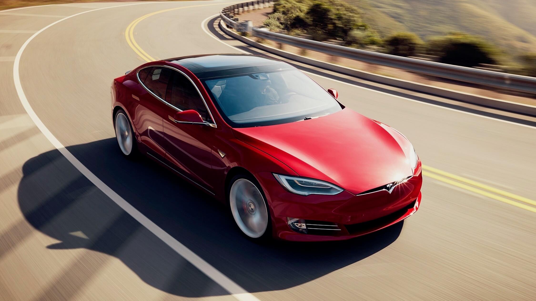 Tesla Model S rood