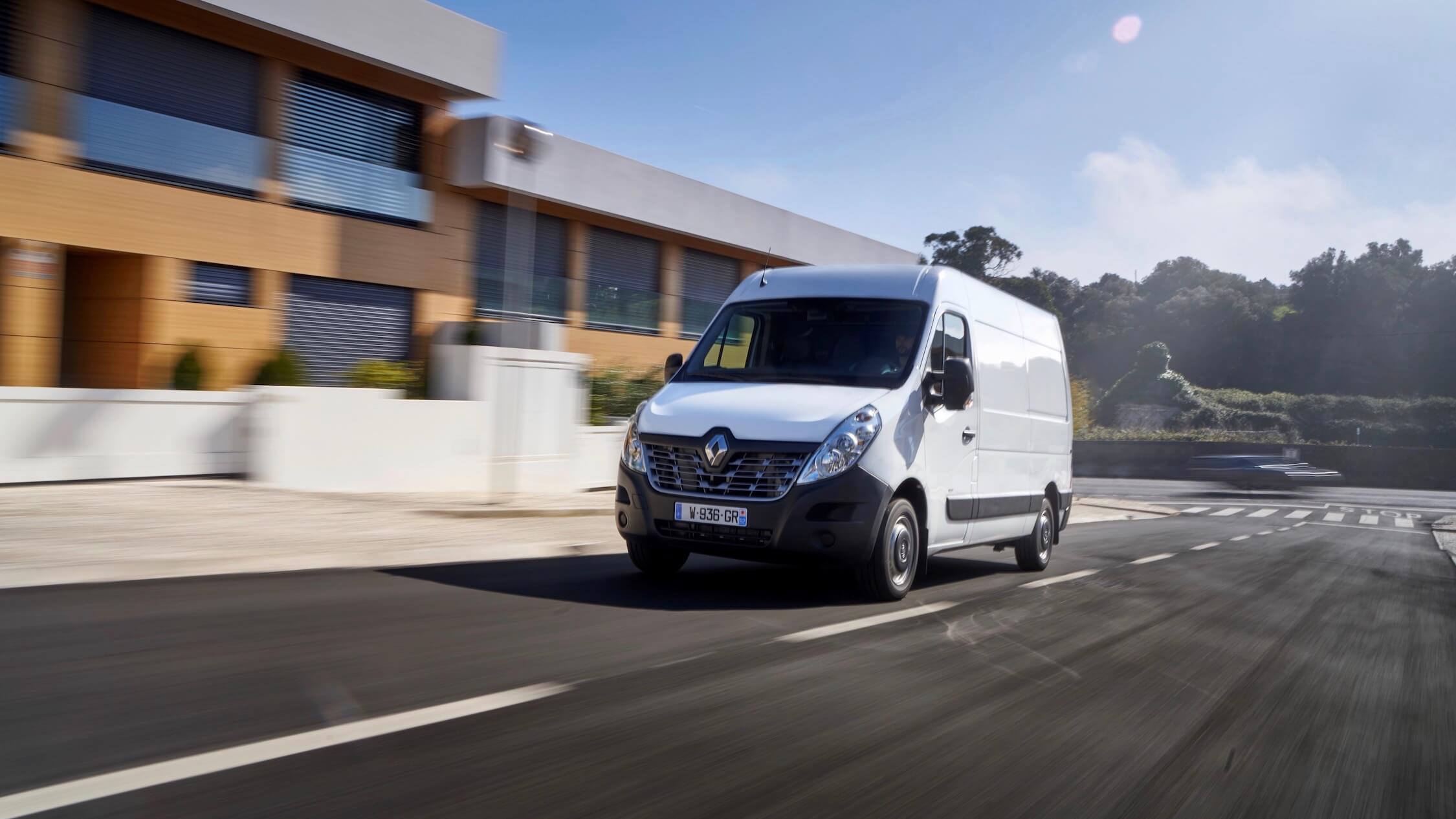 Renault Master rijdend