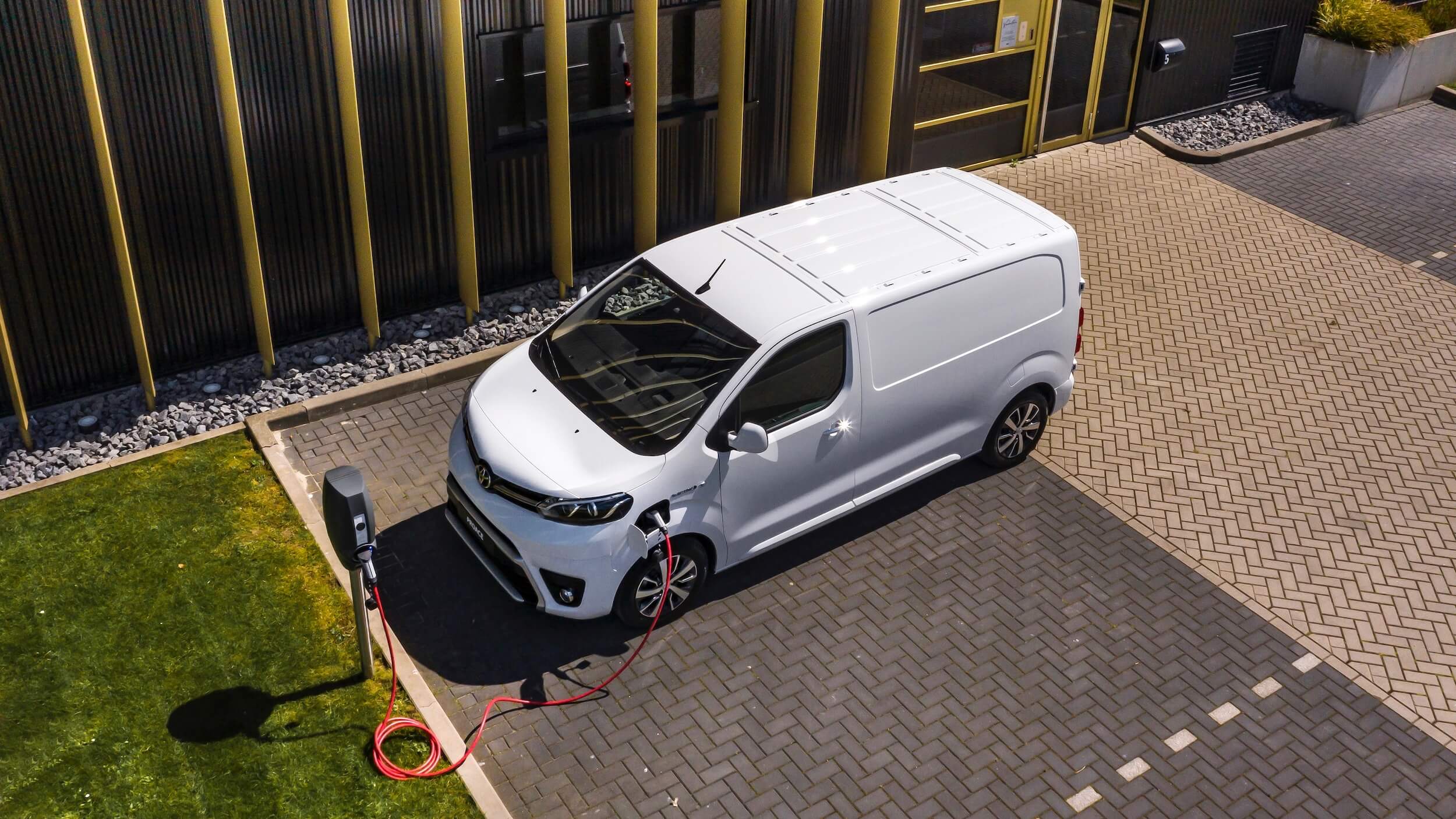 Toyota Proace Electric opladen