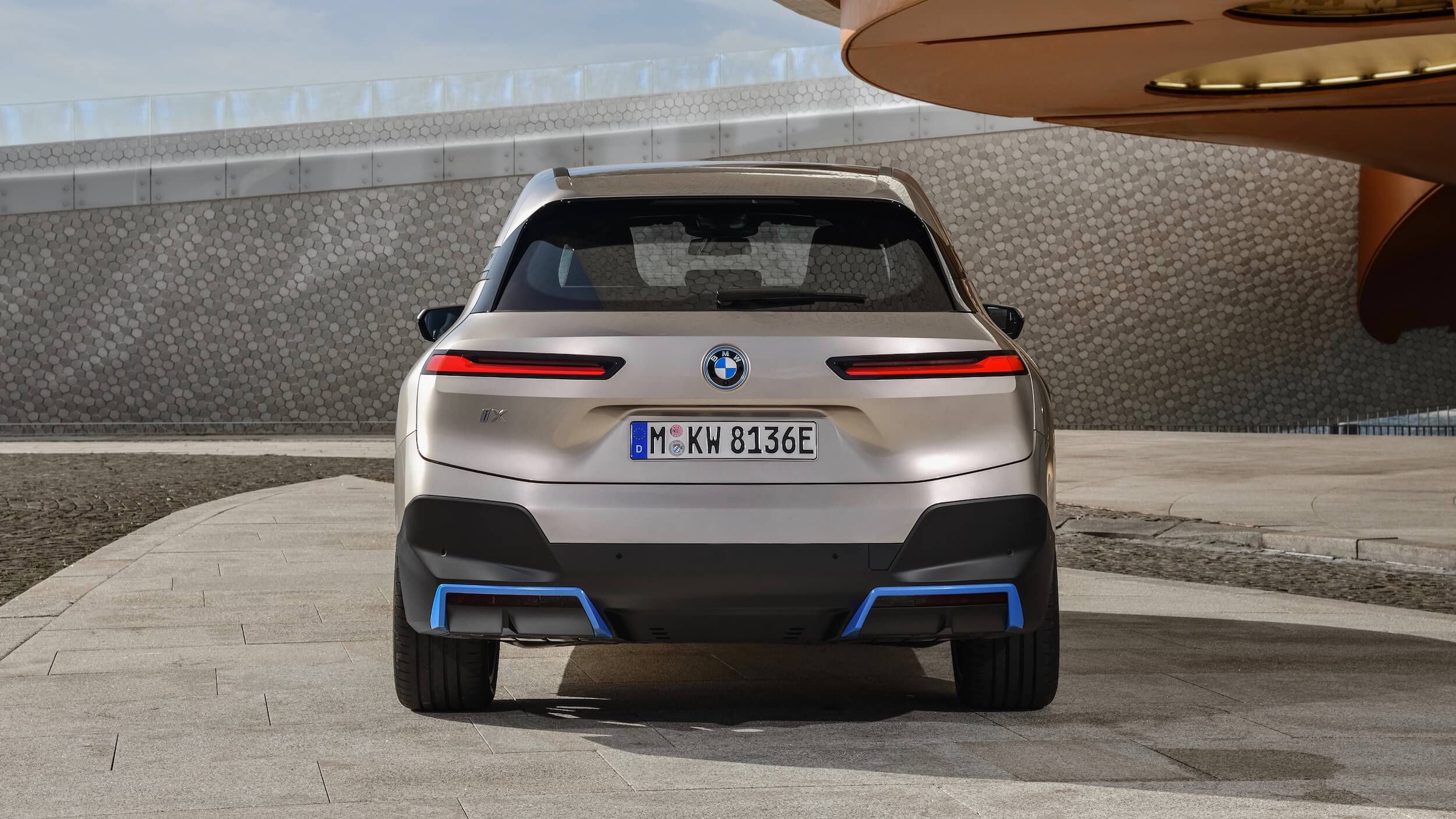 BMW iX achterkant