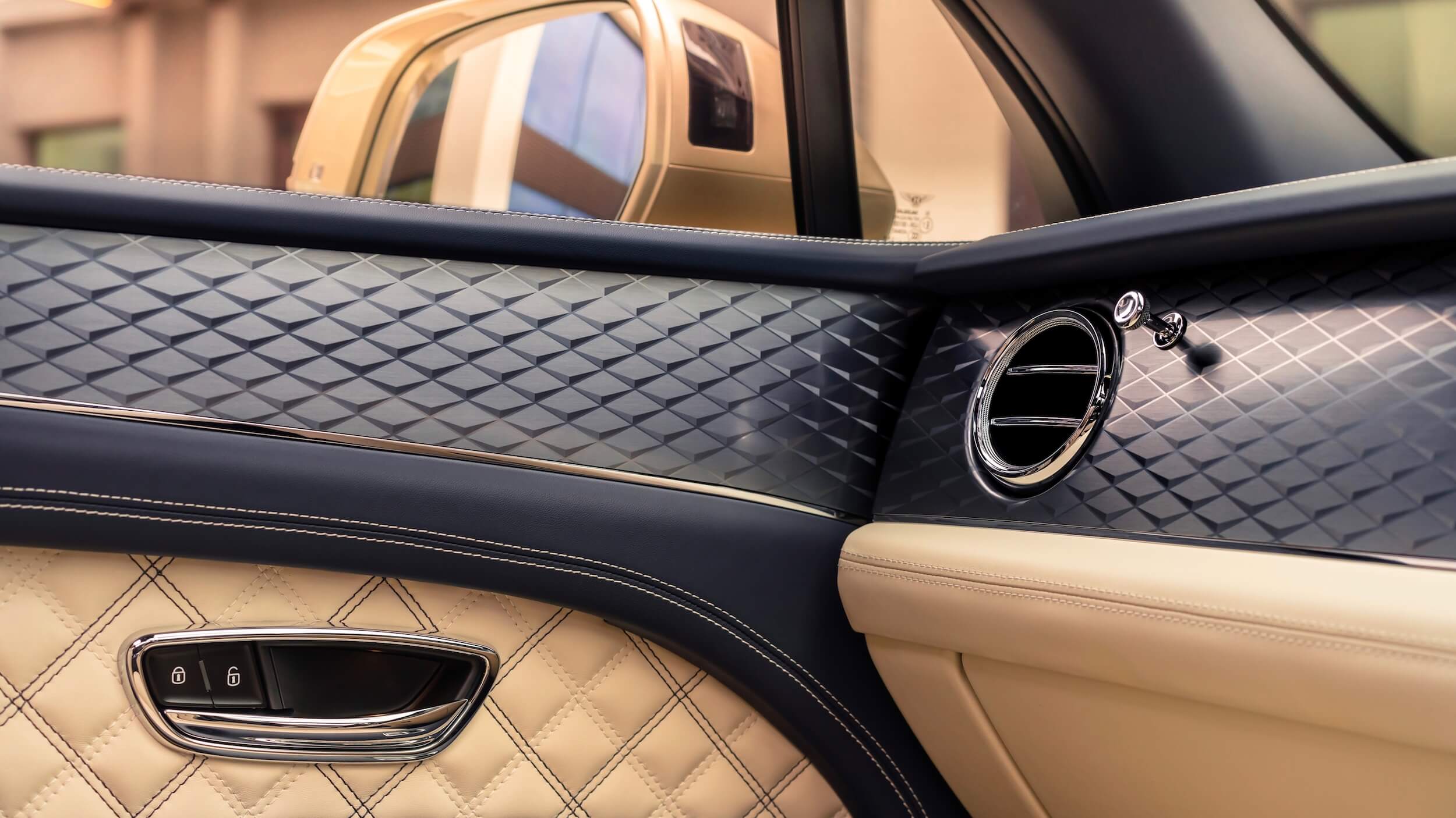 Bentley Bentayga PHEV interieur detail