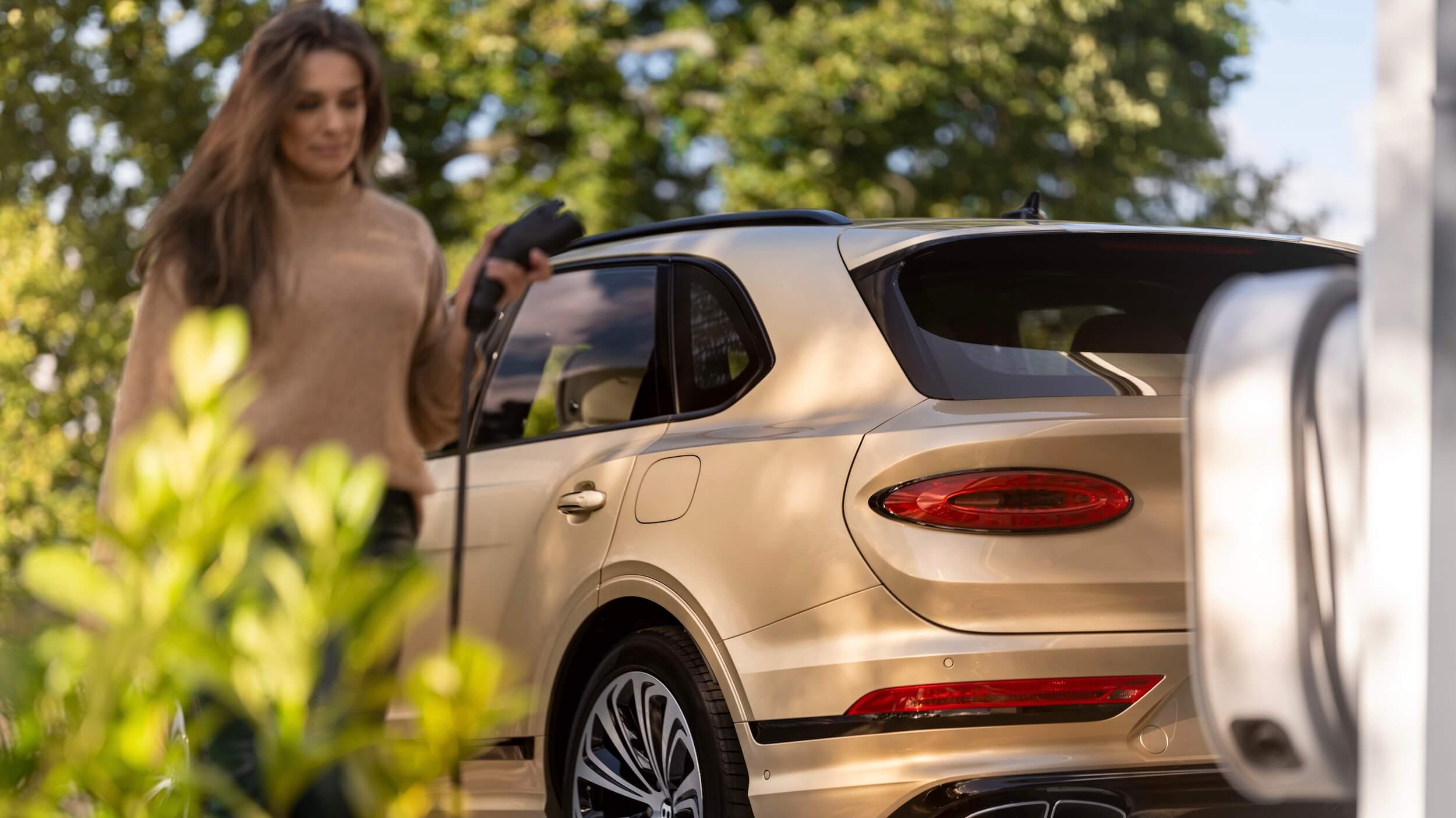Bentley Bentayga PHEV opladen
