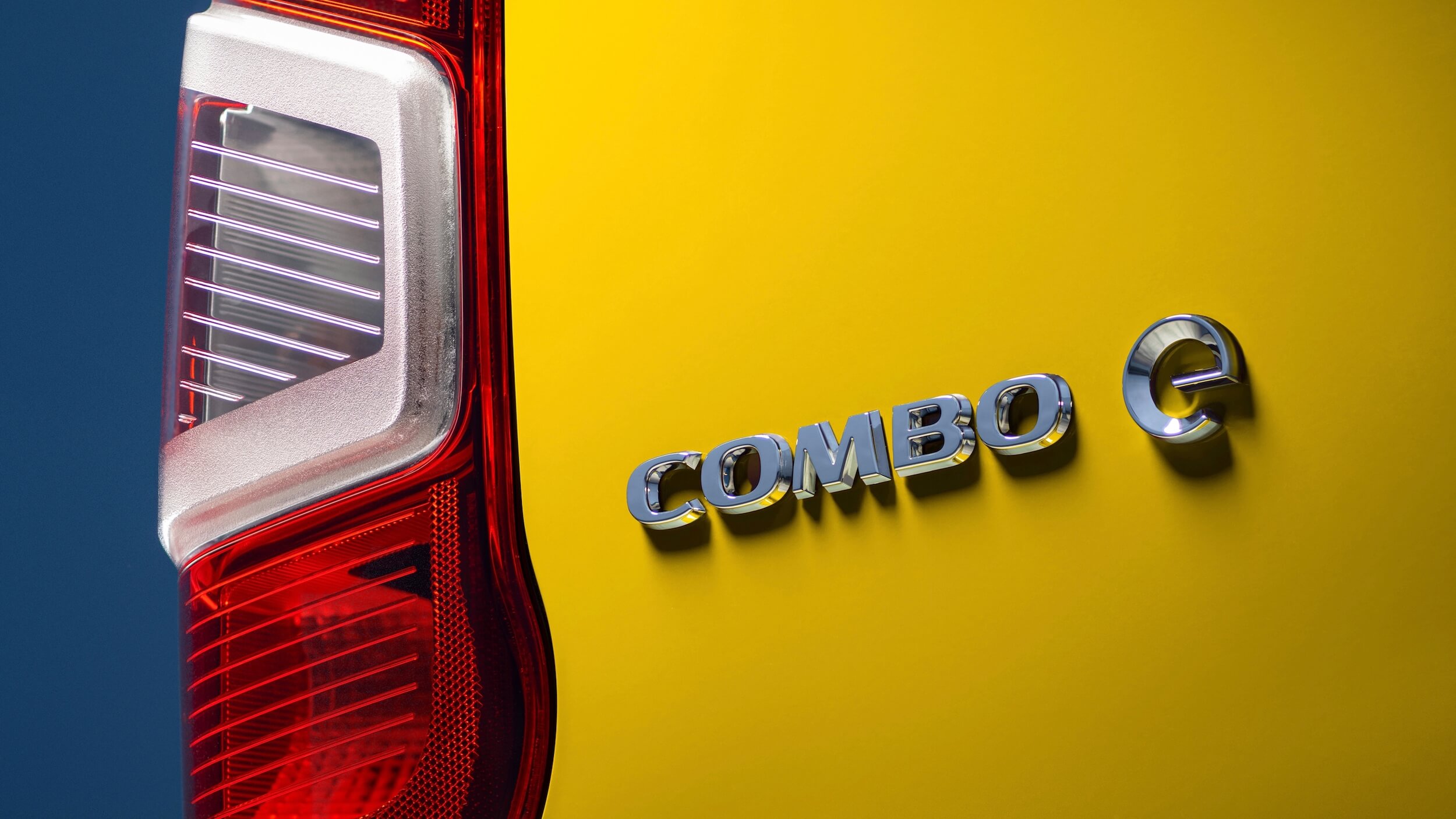 Opel Combo e Cargo badge