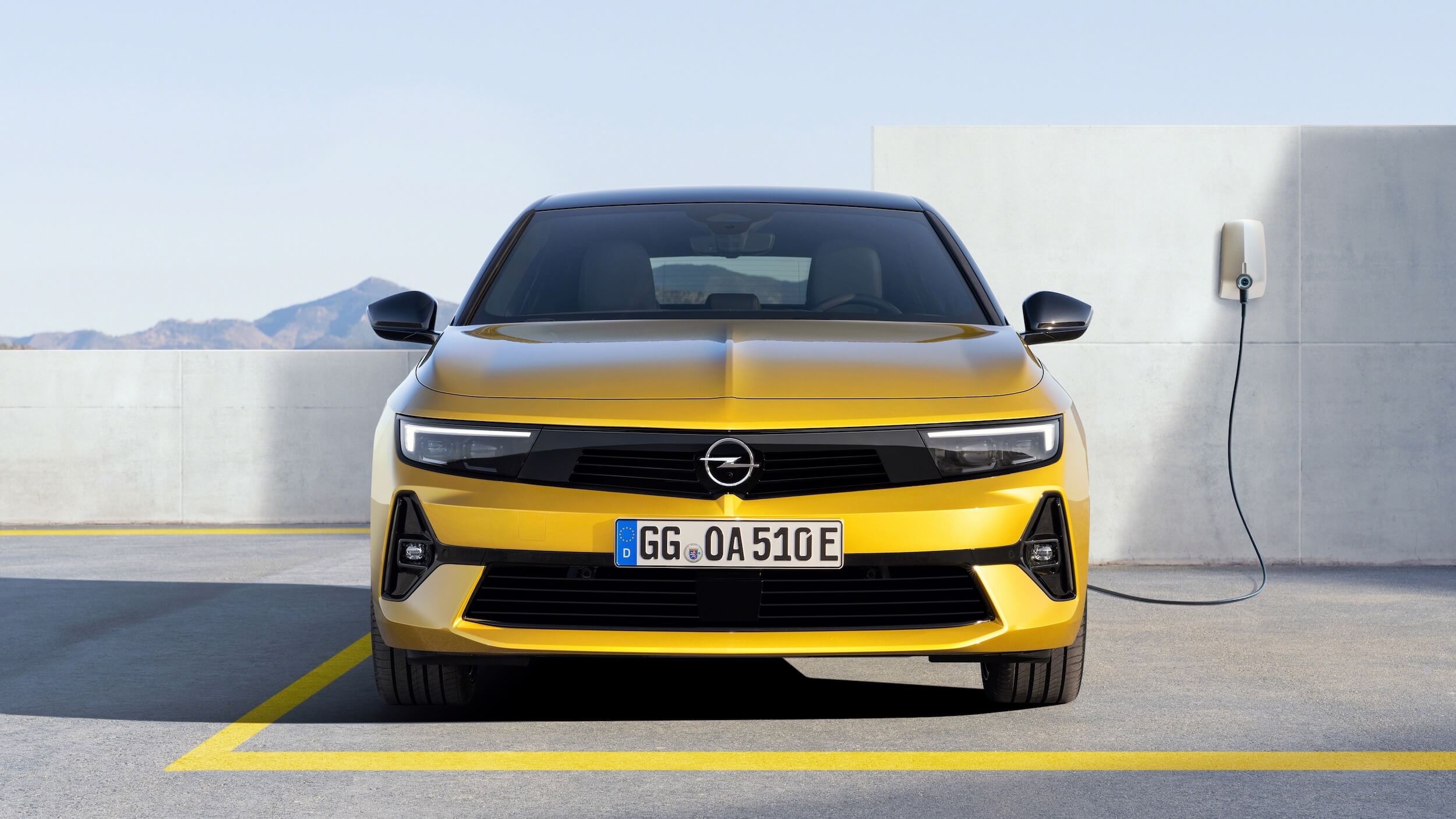 Opel Astra PHEV 7