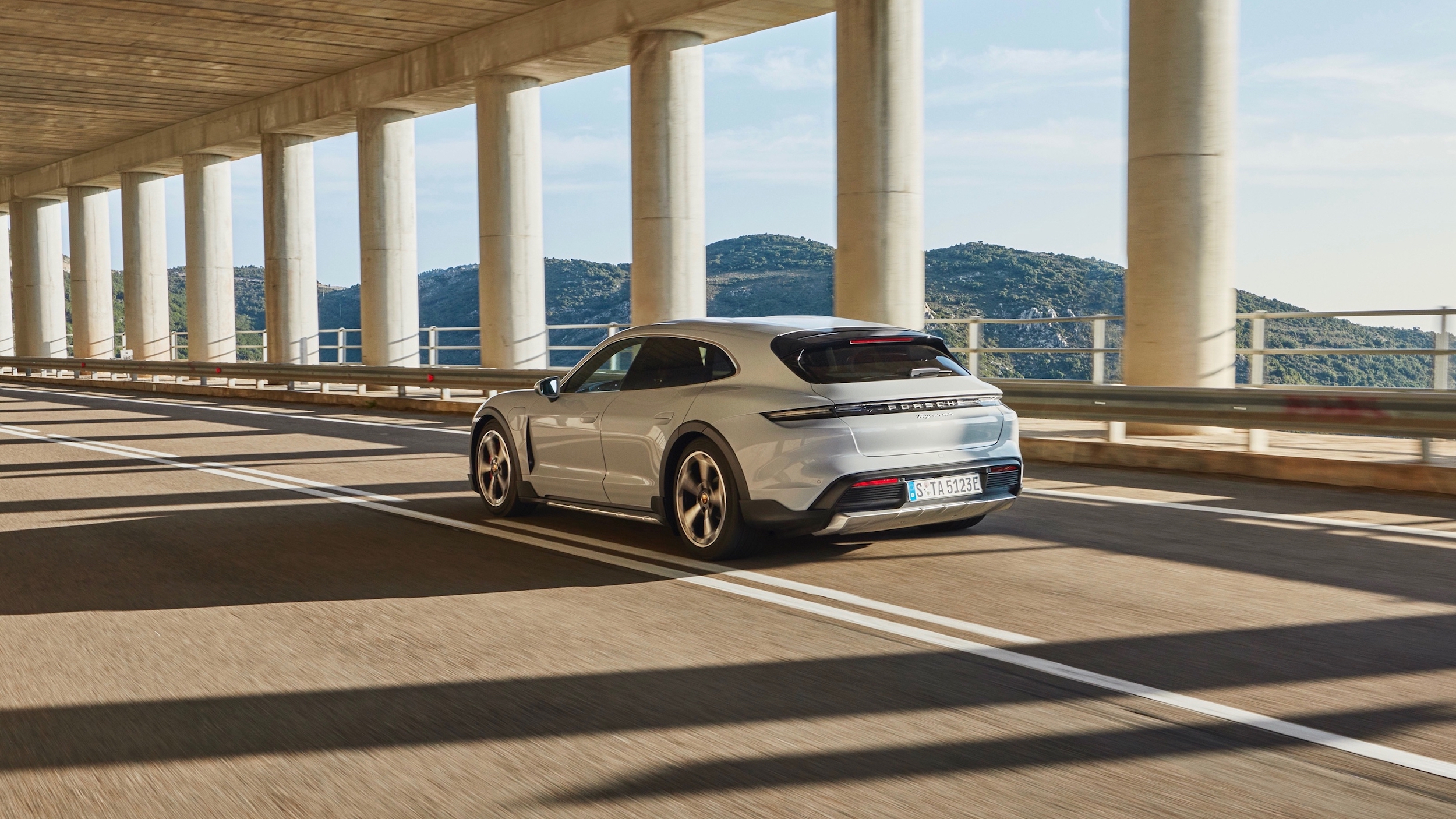 Porsche Taycan 4S Cross Turismo