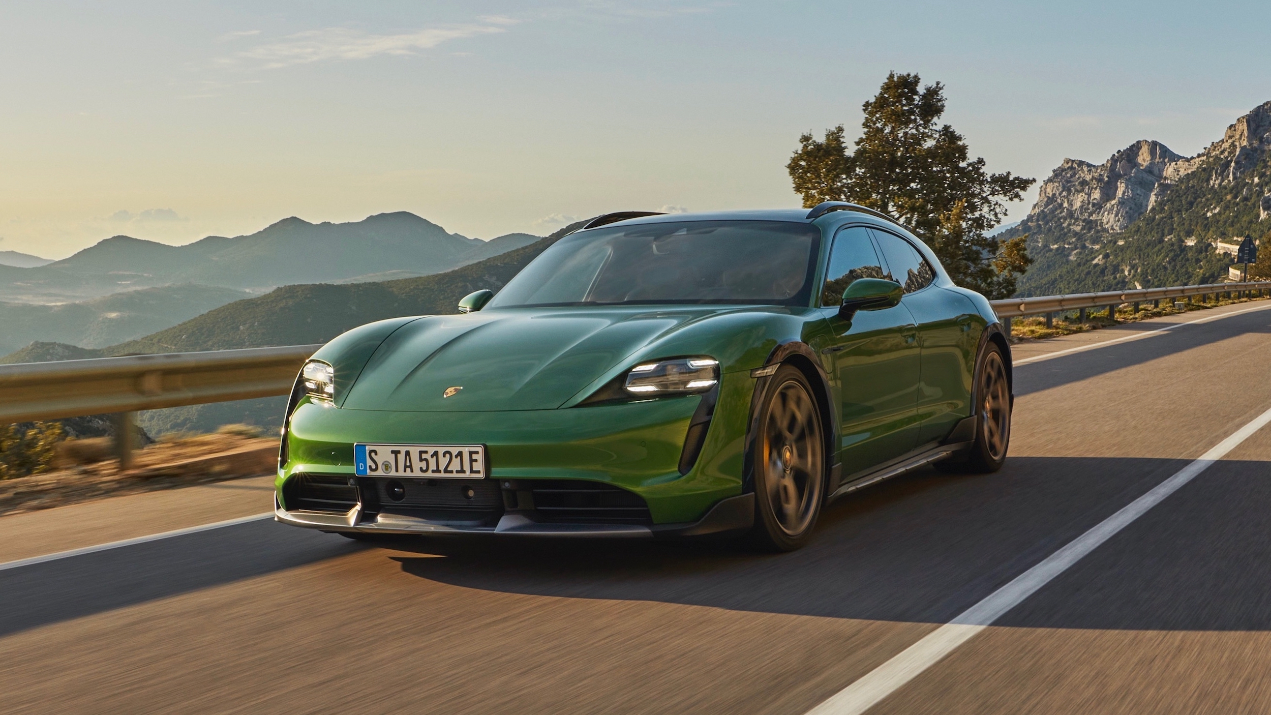 Porsche Taycan Cross Turismo