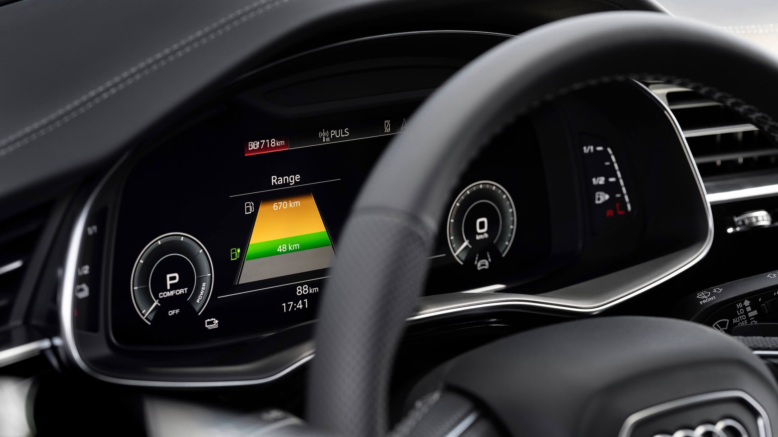 Audi Q8 PHEV 7