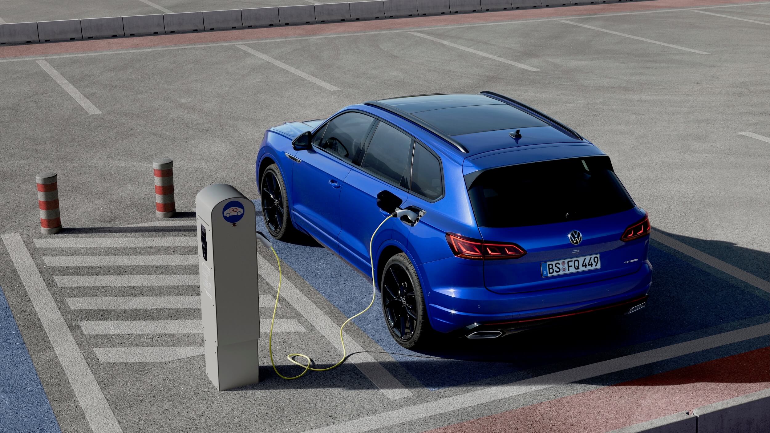 Hybride VW Touareg opladen
