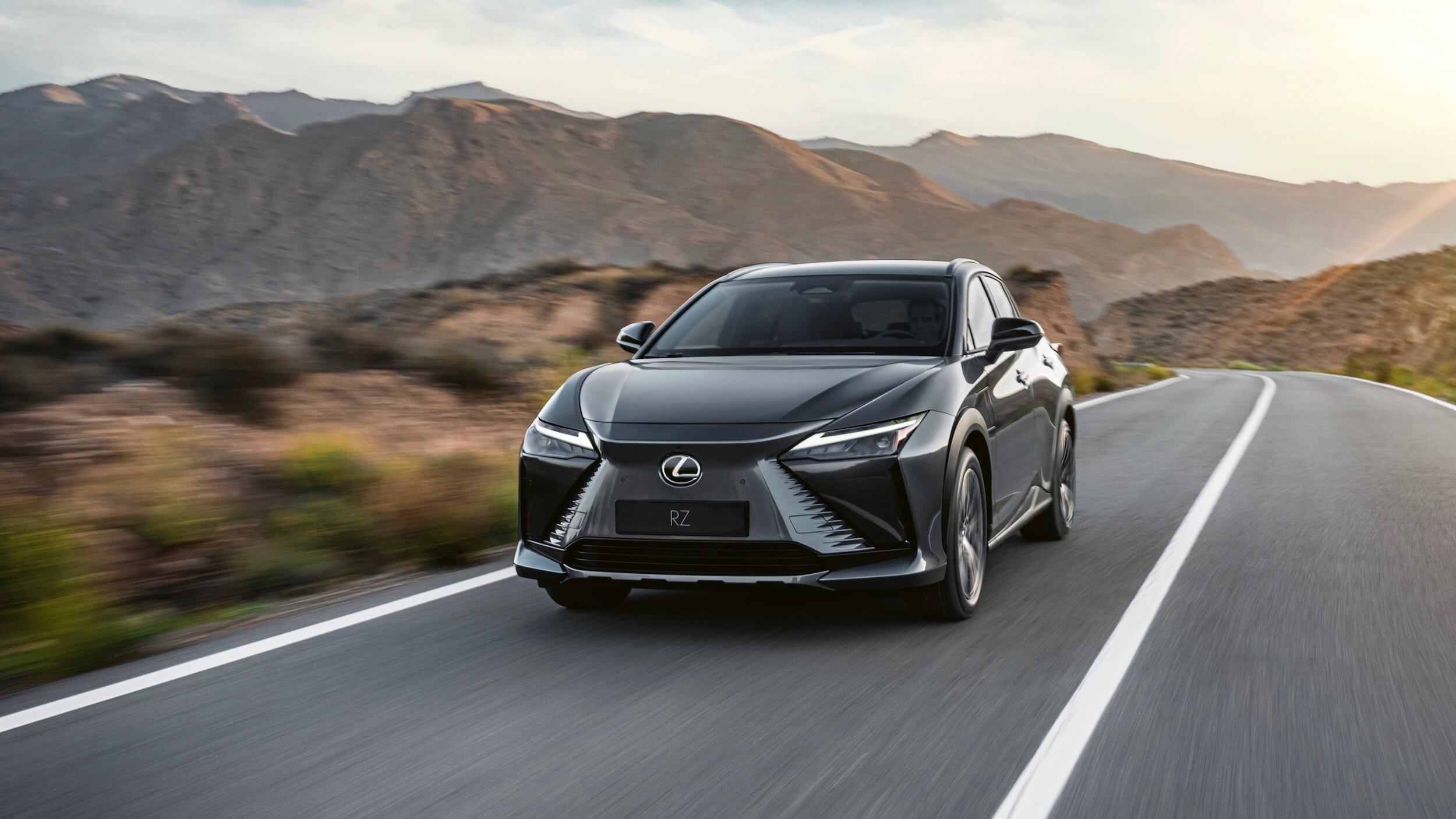 Lexus RZ 450e 1